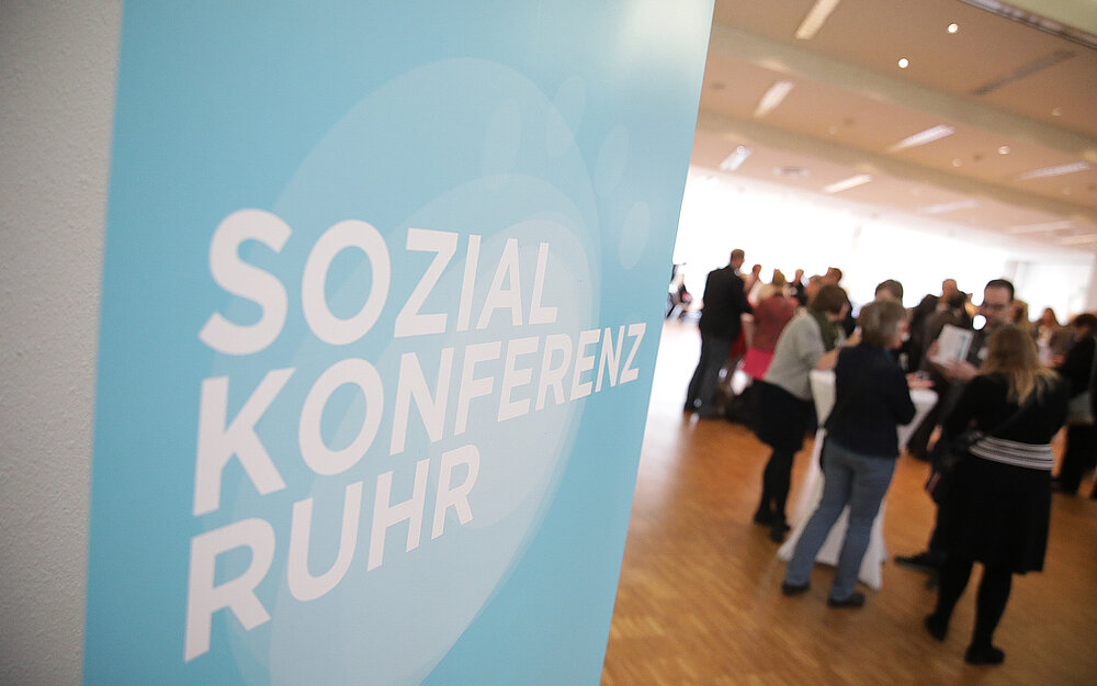 Blick ins Foyer - Die zweite Sozialkonferenz Ruhr am 27. November in Oberhausen. 