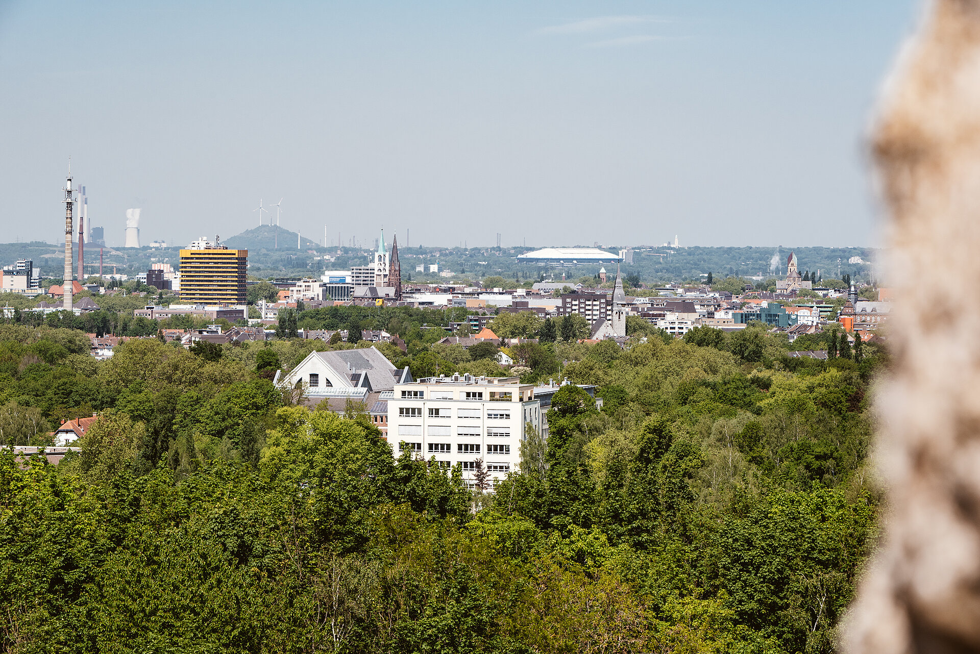 Blick auf Gelsenkirchen und die Arena Auf Schalke.