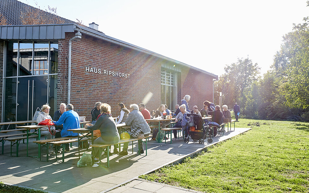 Besucherterrasse am RVR-Besucherzentrum Haus Ripshorst in Oberhausen.