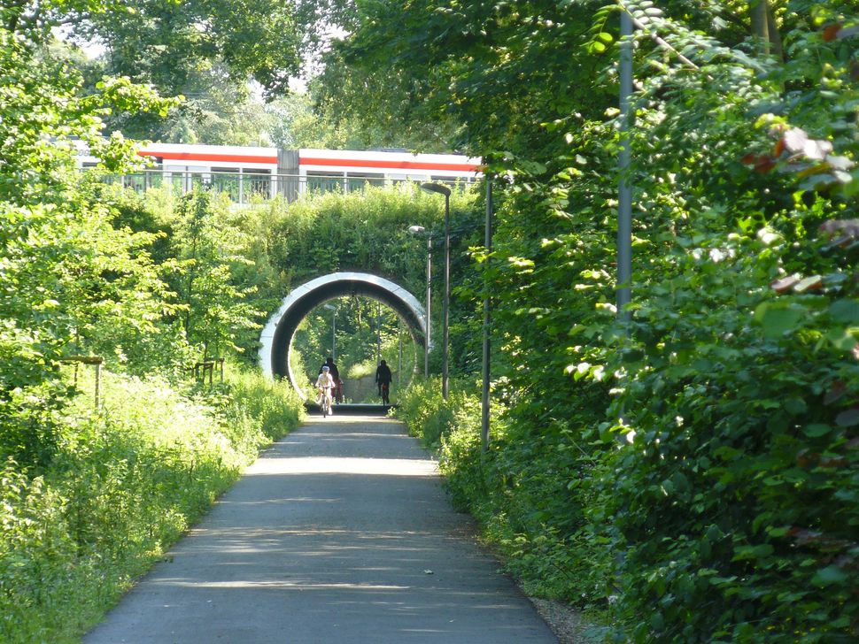 Springorum-Trasse - Blick durch den Tunnel unter der Hattinger Straße.
