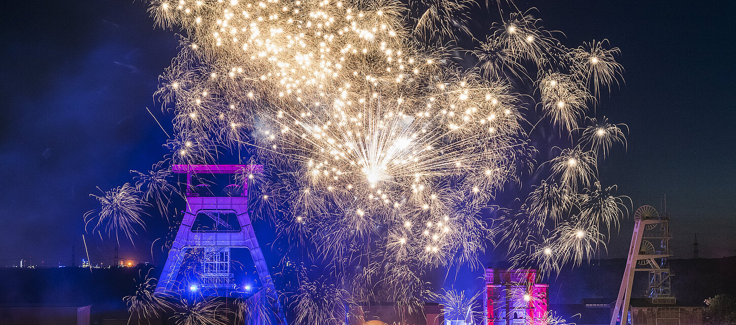 Feuerwerk anlässlich Extraschicht 2018 auf Zeche Ewald, Herten