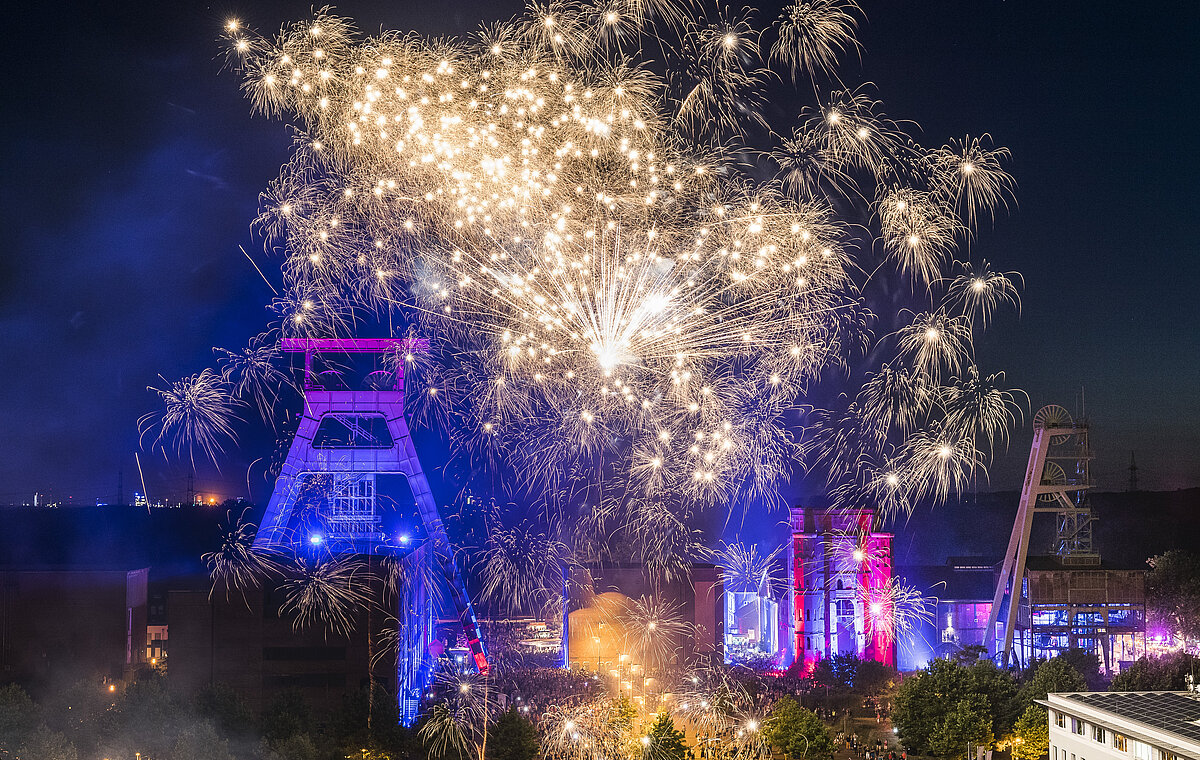 Feuerwerk anlässlich Extraschicht 2018 auf Zeche Ewald, Herten