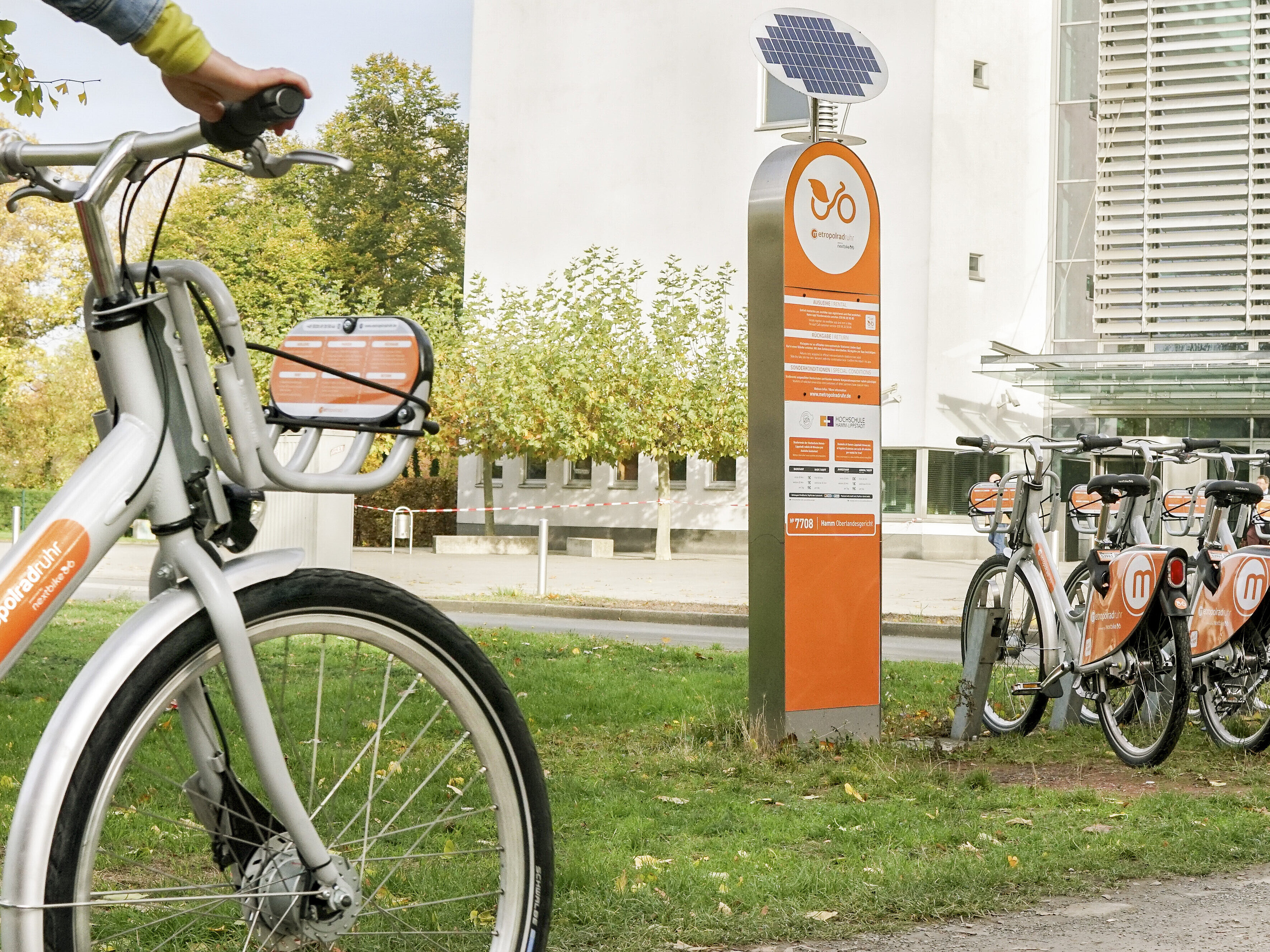 Leihräder, 2021. Leihstation von metroporadruhr.