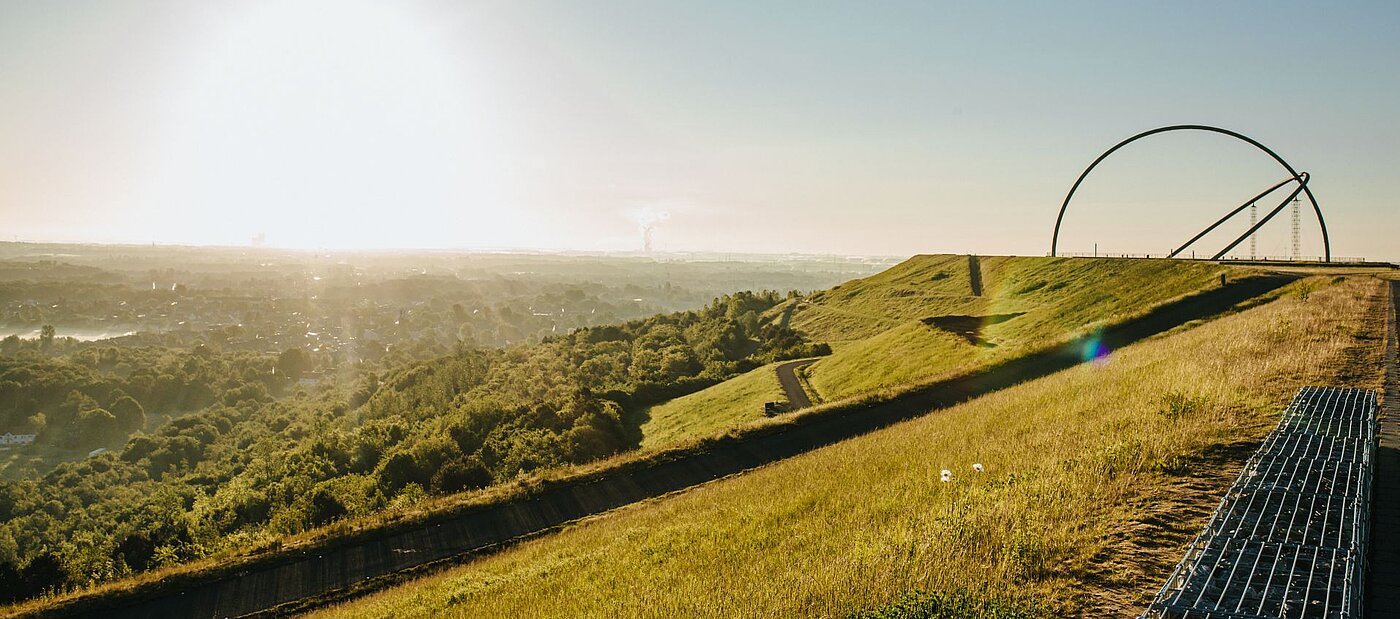 Blick übers Ruhrgebiet von der Halde Hoheward an der Stadtgrenze Herten/Recklinghausen.