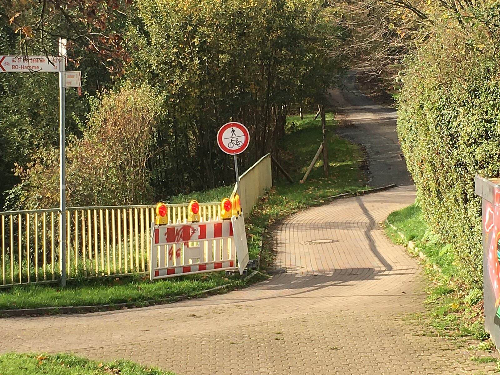 Bauarbeiten für den Emscher Park Radweg in Bochum-Hofstede.