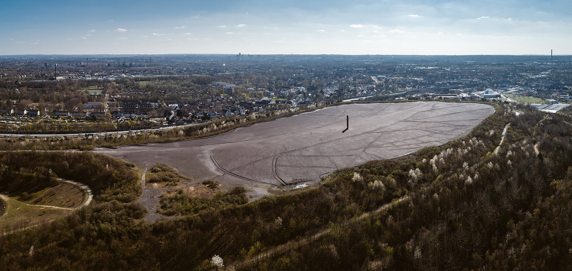 Die "Bramme" auf der Schurenbachhalde in Essen.