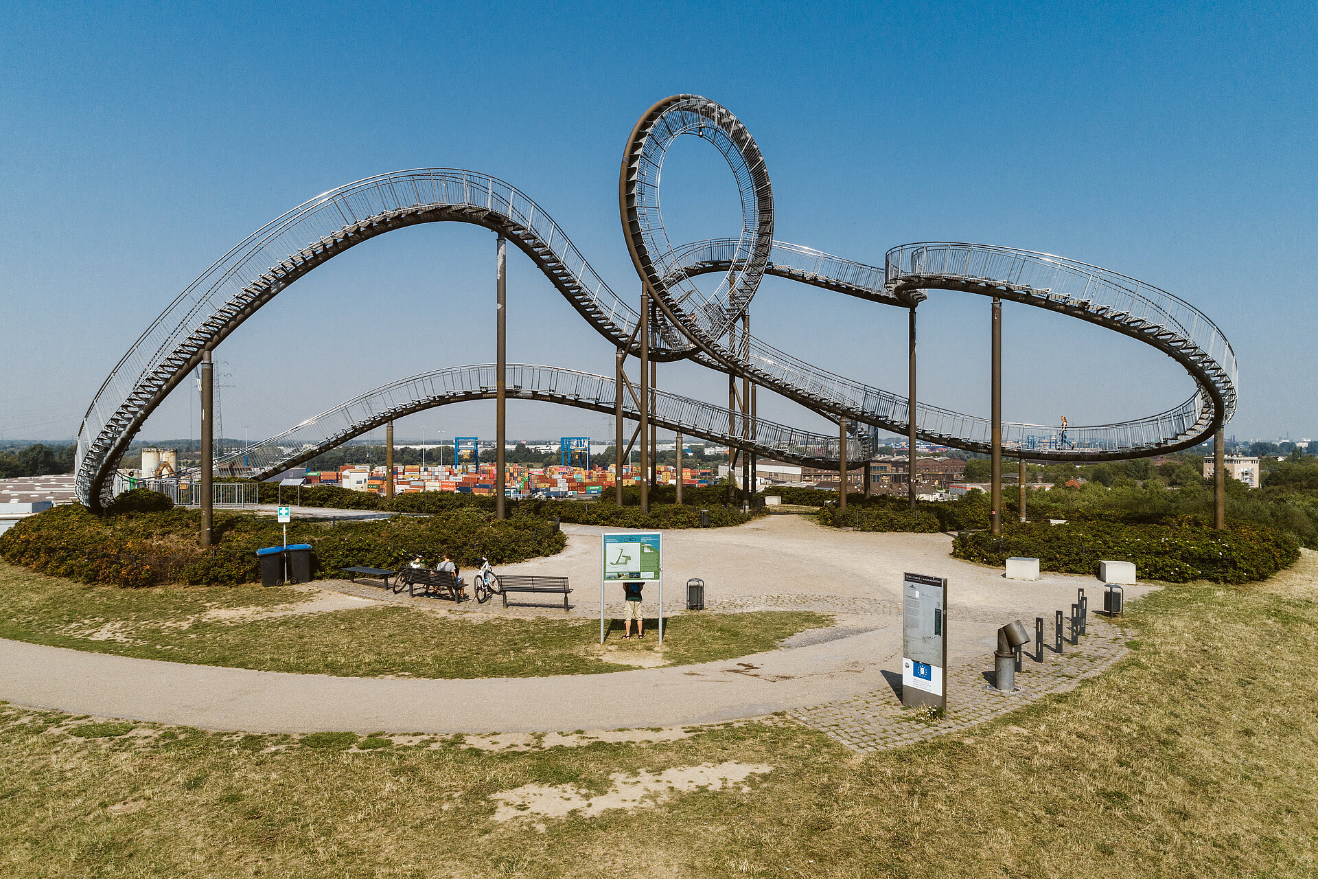 Mit "Tiger & Turtle – Magic Mountain" erinnert das Künstlerduo Heike Mutter und Ulrich Genth an die industriellen Ursprünge des Landschaftsbauwerks.