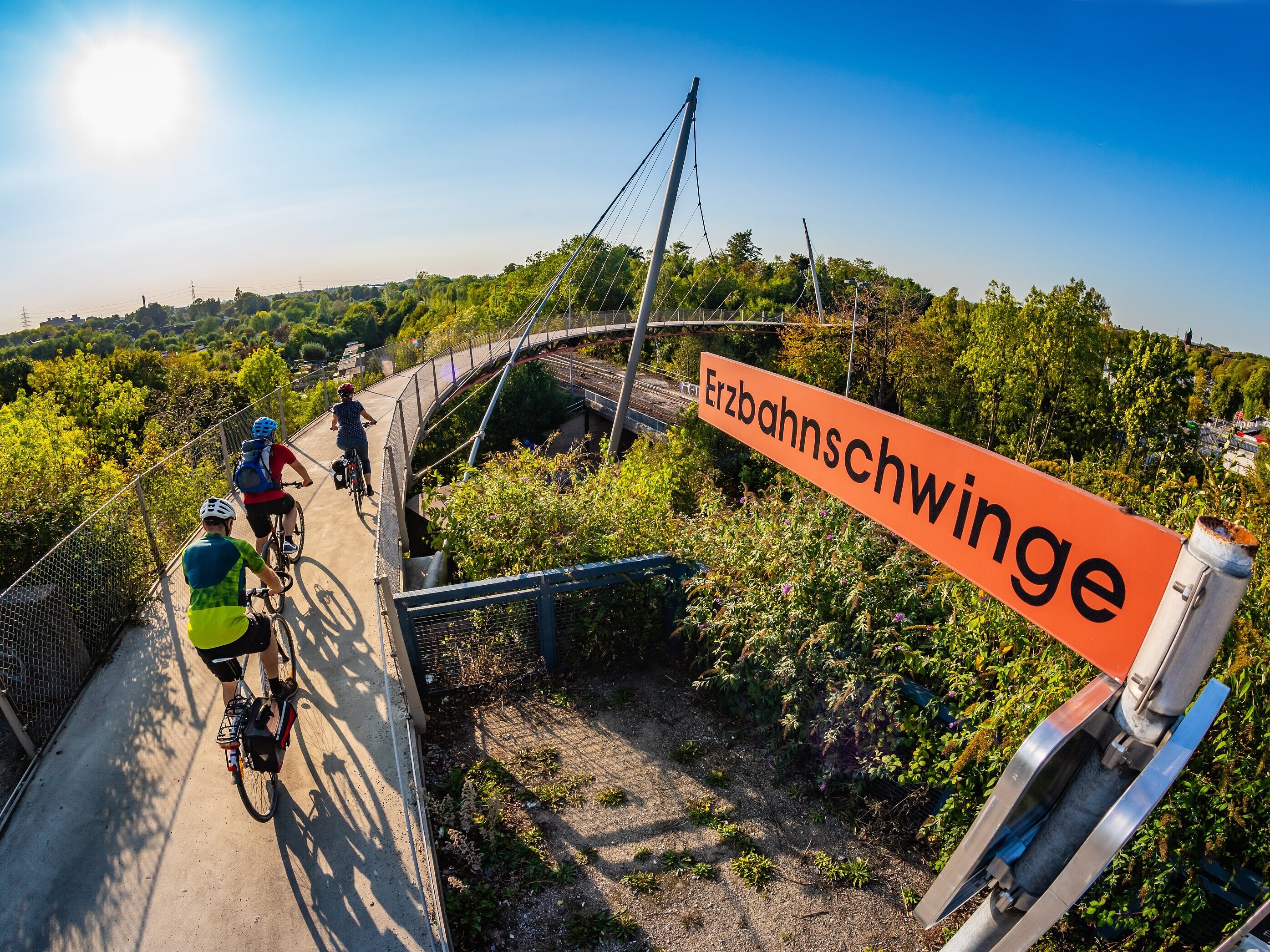 Die Erzbahntrasse - Rad- und Wanderweg über ehemalige Bahntrasse von Bochum über Herne nach Gelsenkirchen.
