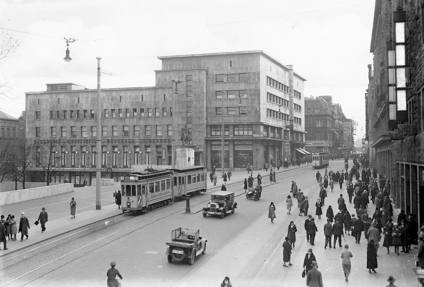 Blick auf die Lichtburg, Essen, um 1930 