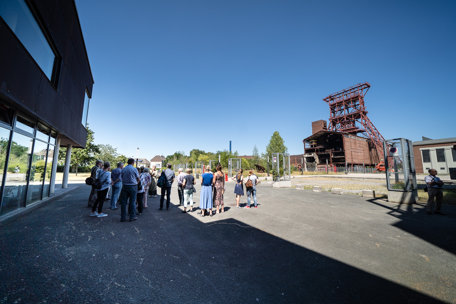 Reisegruppe der Ruhr-Tour unterwegs auf der Zeche Consol in Gelsenkirchen.