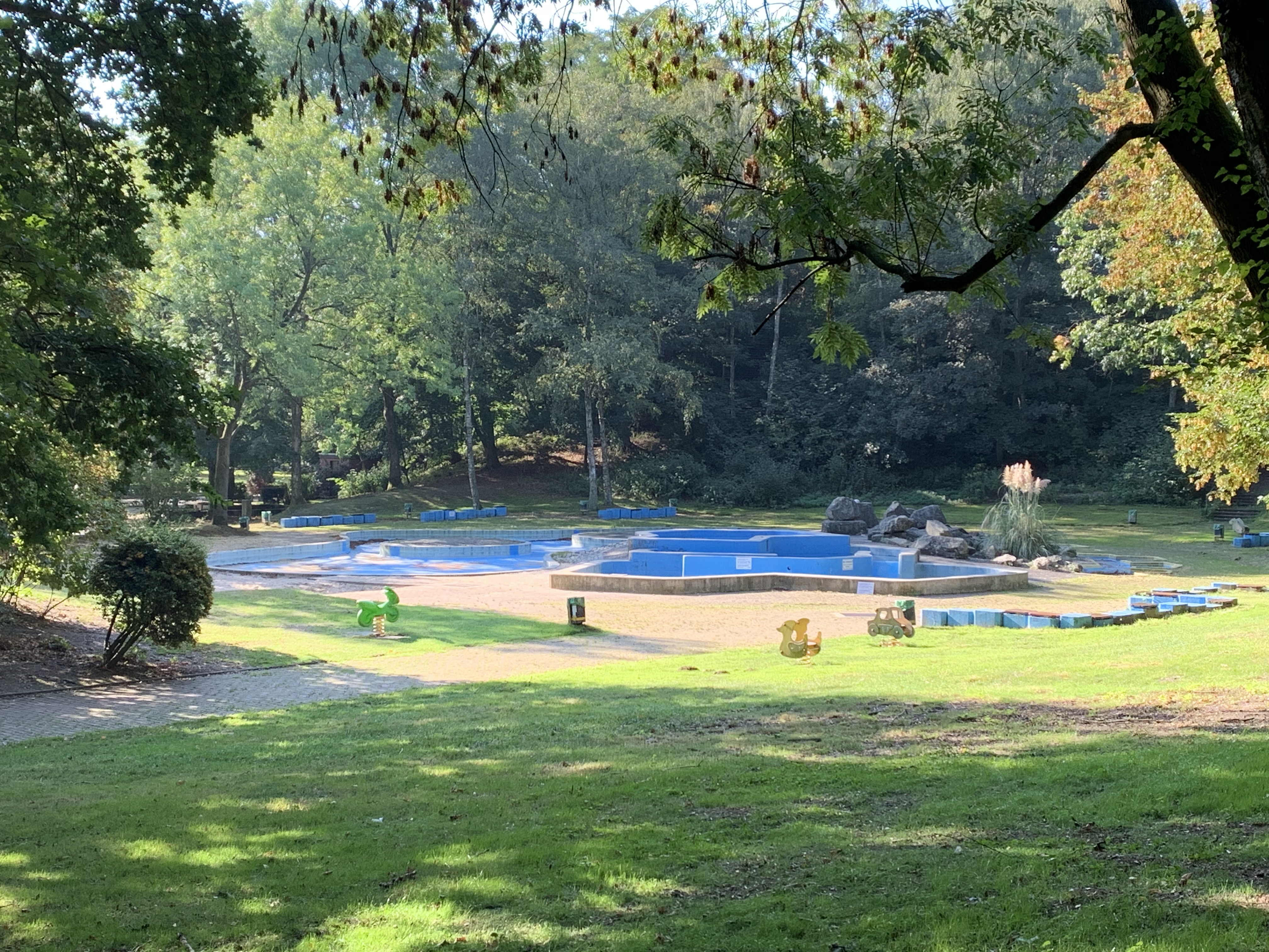 Der sanierungsbedürftige Wasserspielplatz in Revierpark Vonderort in Bottrop.