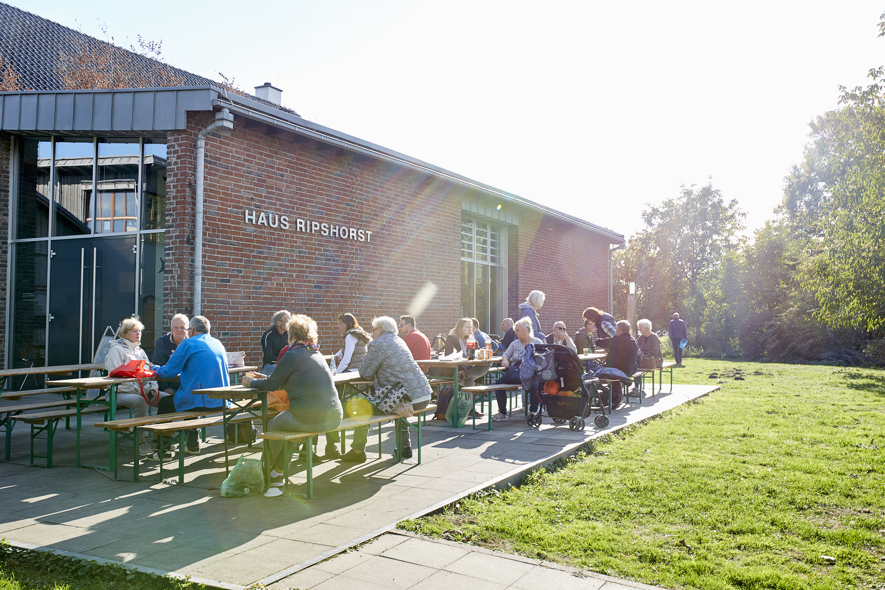 Besucherterrasse am RVR-Besucherzentrum Haus Ripshorst in Oberhausen.