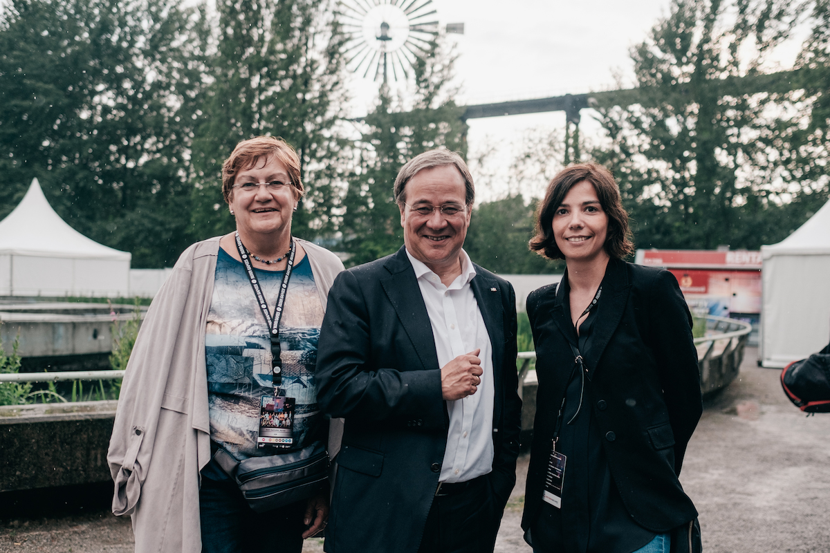 Gruppenfoto: RVR-Regionaldirektorin Karola Geiß-Netthöfel zusammen mit NRW-Ministerpräsident Armin Laschet und RVR-Referatsleiterin Sport Stephanie Reichart. (von links)