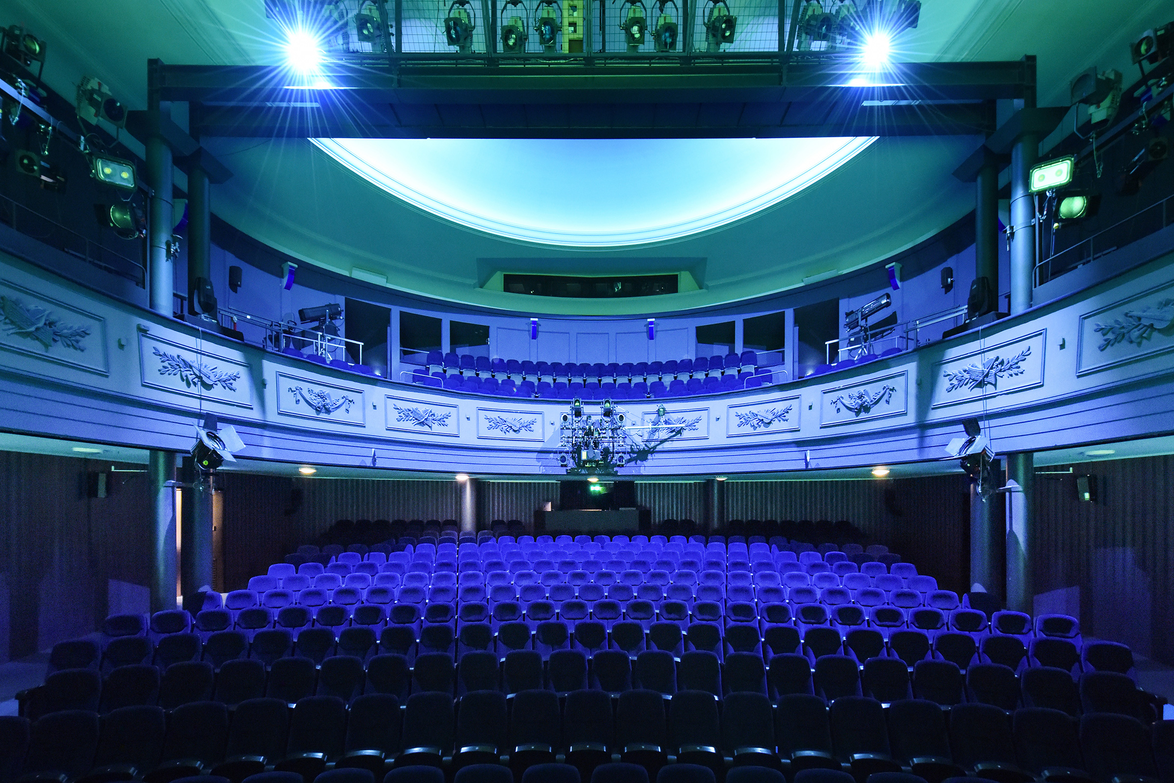 Blick in den Zuschauerraum des Theaters Oberhausen.