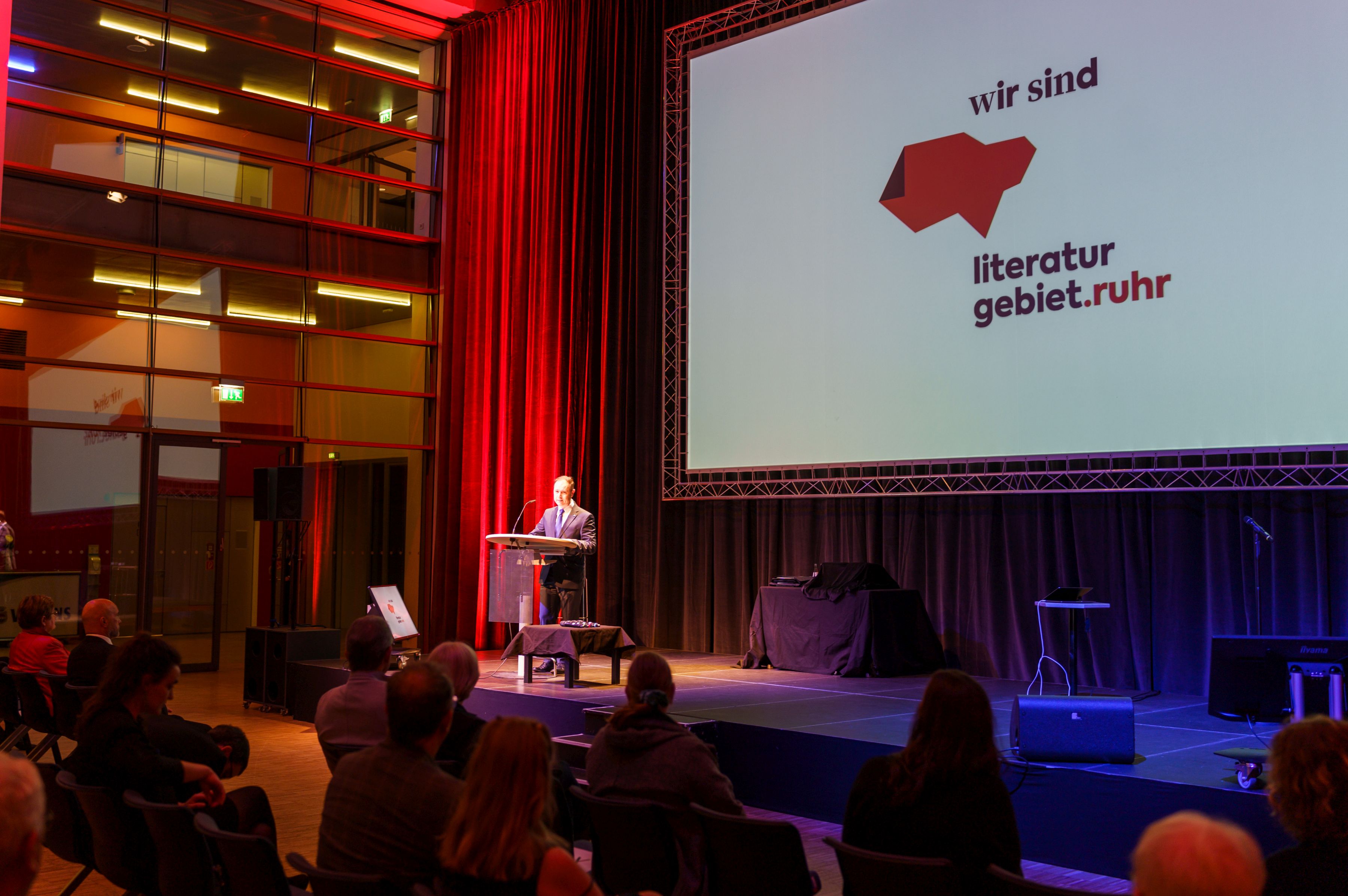 Andreas Leib, stellv. Bürgermeister Stadt Recklinghausen, begrüßt die Gäste der Preisverleihung.