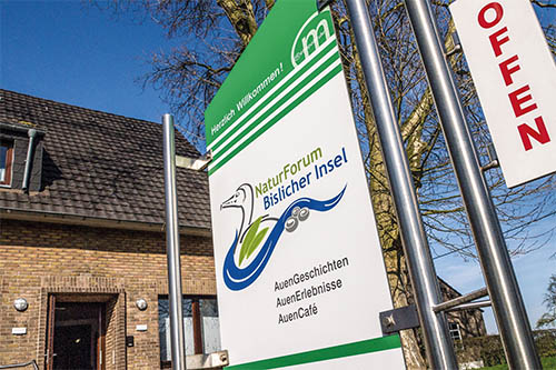 Der Eingangsbereich des NaturForums Bislicher Insel.
