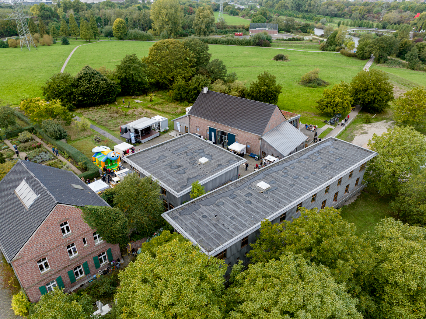 Zur Veranstaltung "KunstGrün", das Foto zeigt das Haus Ripshorst von oben. 