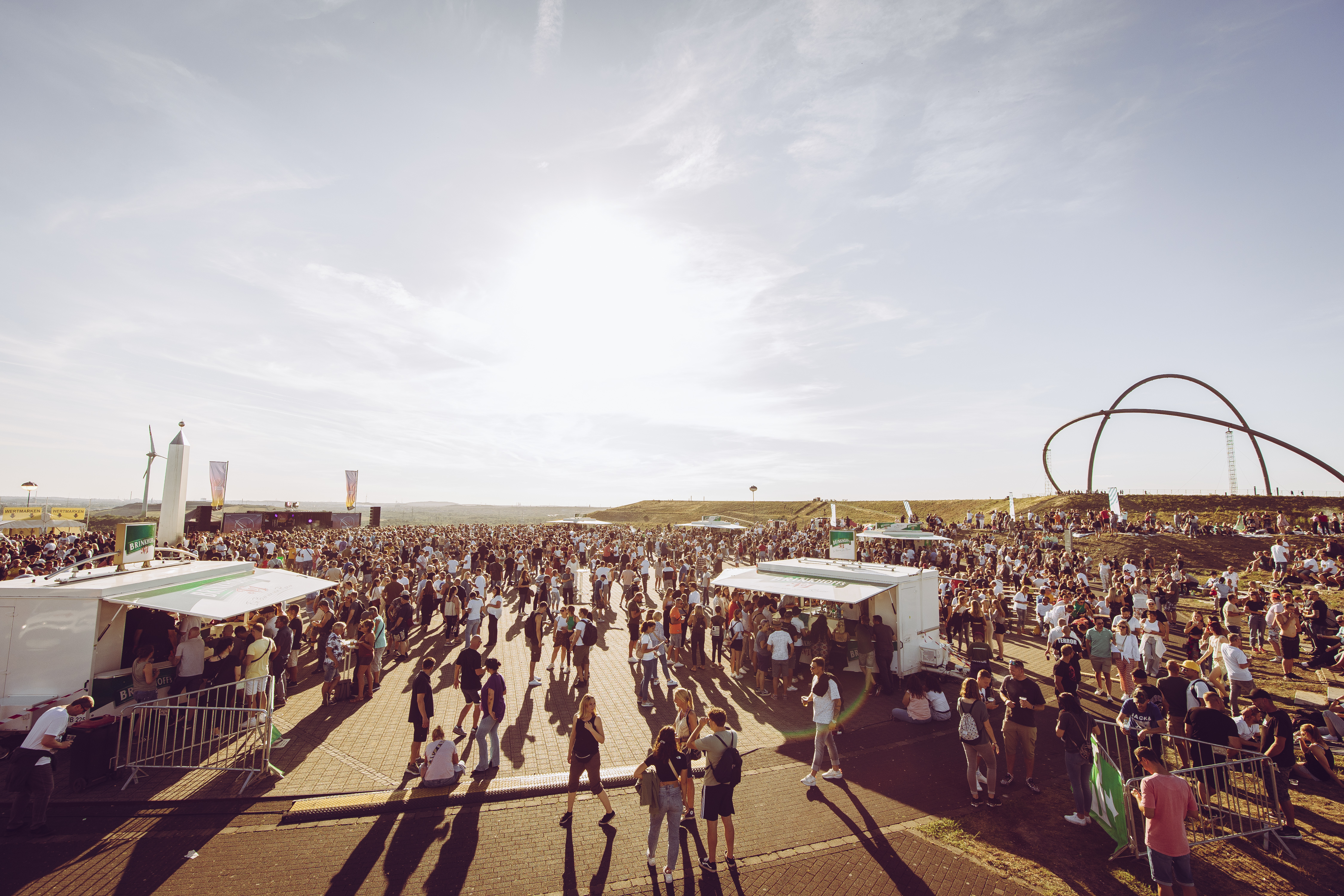 Das SunsetPicknick auf der Halde Hoheward verbindet feinste elektronische Musik mit einem der außergewöhnlichsten Orte in der Metropole Ruhr. 