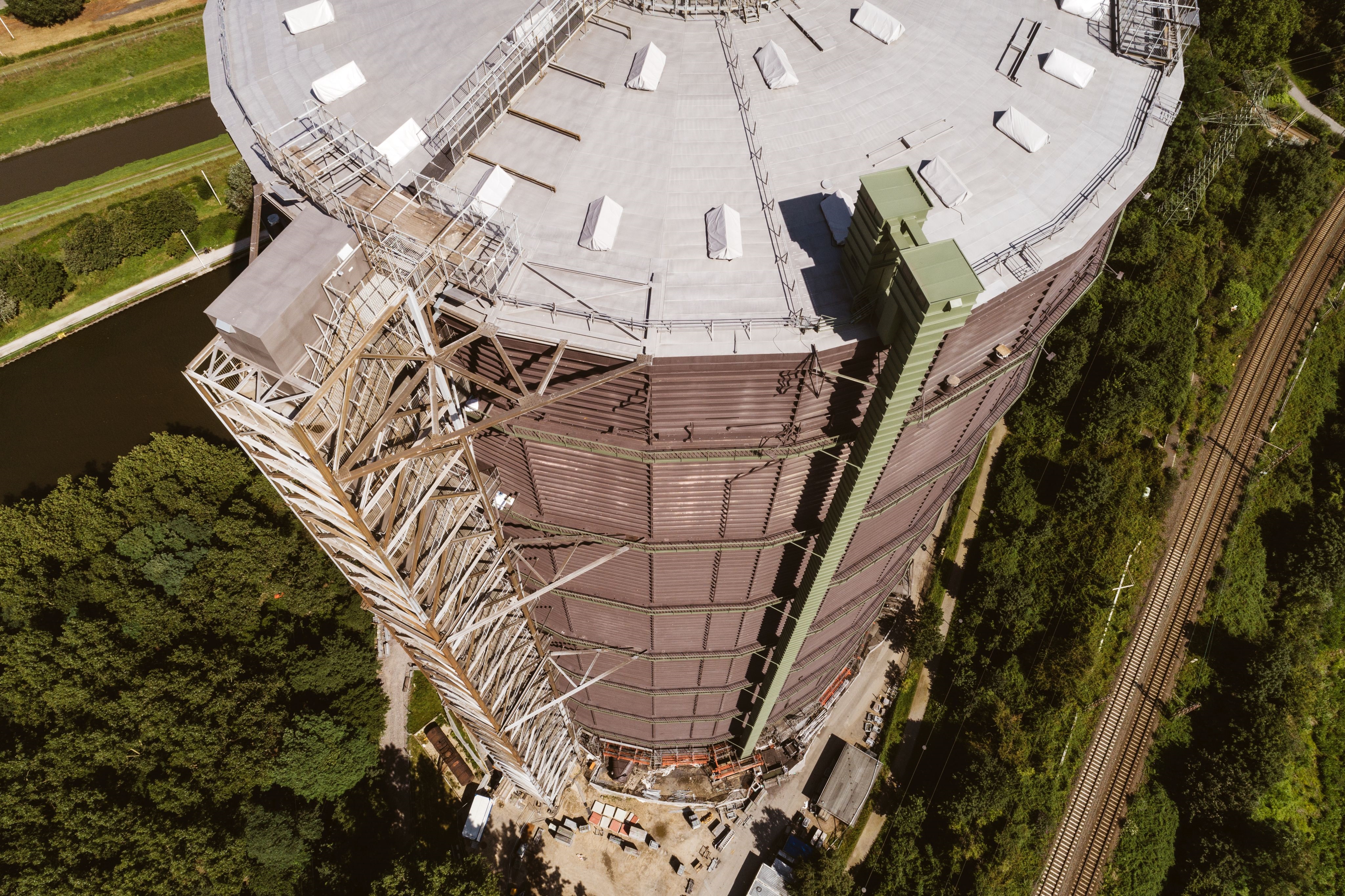 Gasometer Oberhausen von oben.