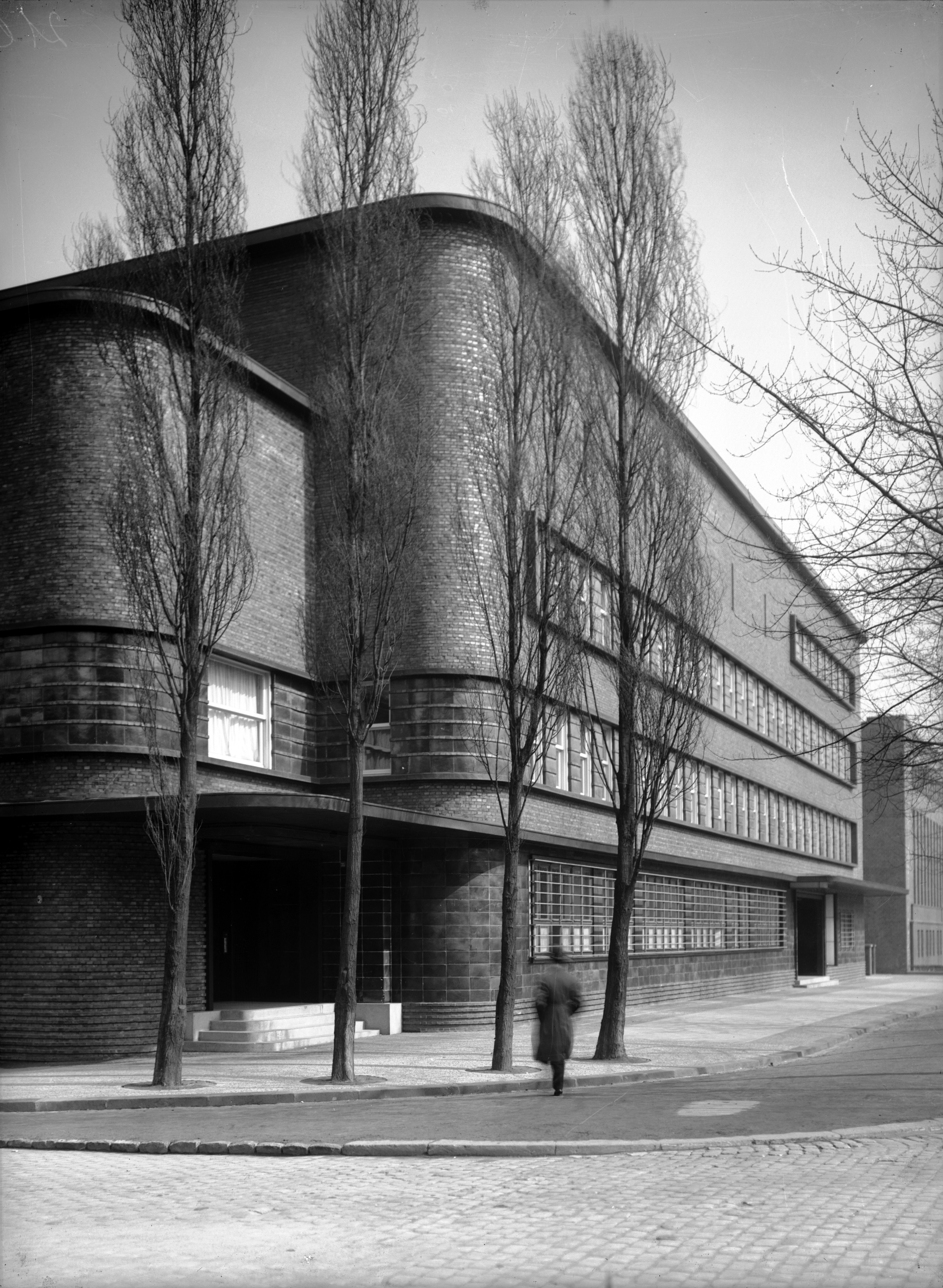 Verwaltungsgebäude des Siedlungsverbandes Ruhrkohlenbezirk an der Kronprinzenstraße in Essen 1929.