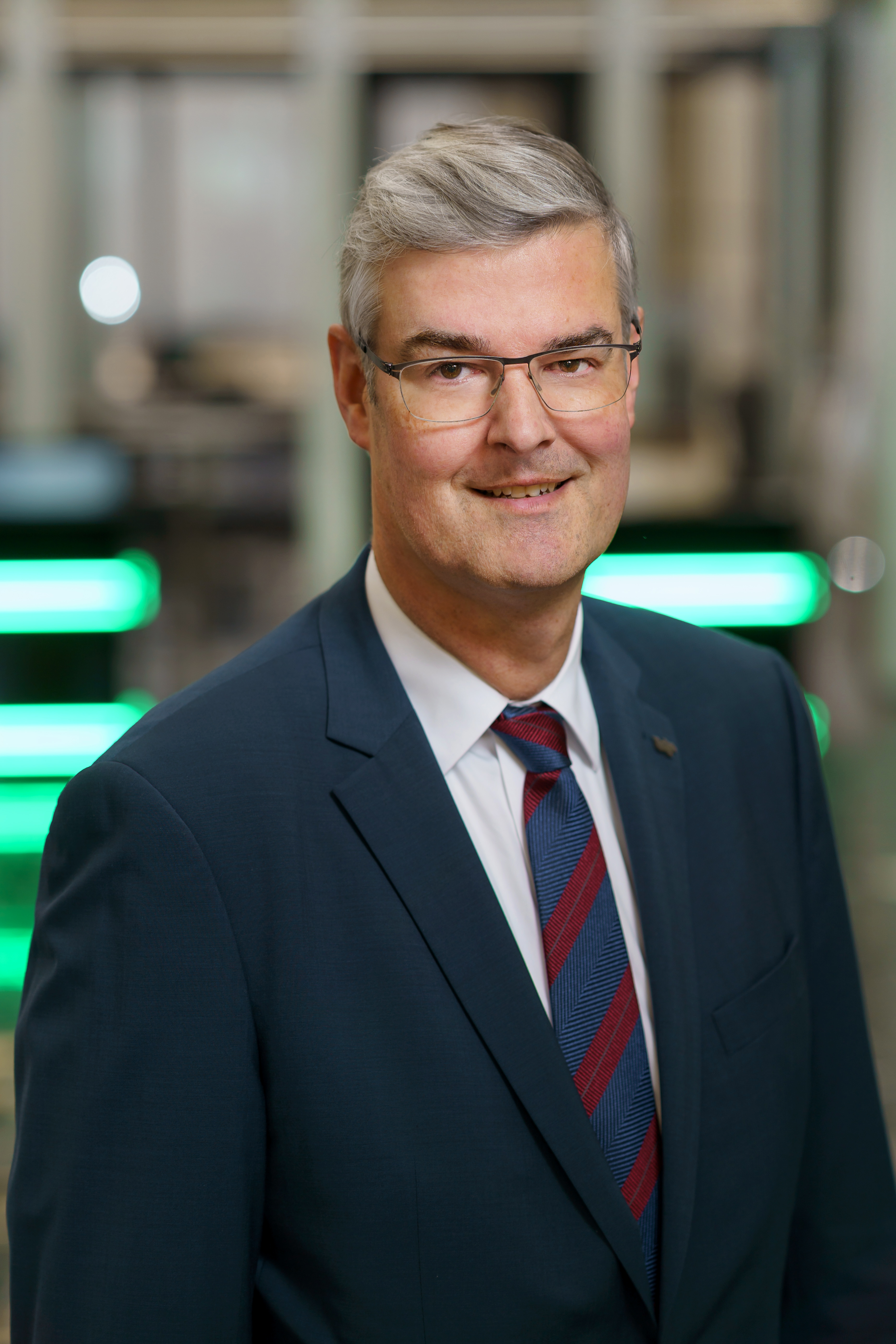 Portraitfoto:Markus Schlüter ist Beigeordneter für den Bereich II Wirtschaftsführung und stellvertretender Verbandsdirektor des Regionalverband Ruhr (RVR).