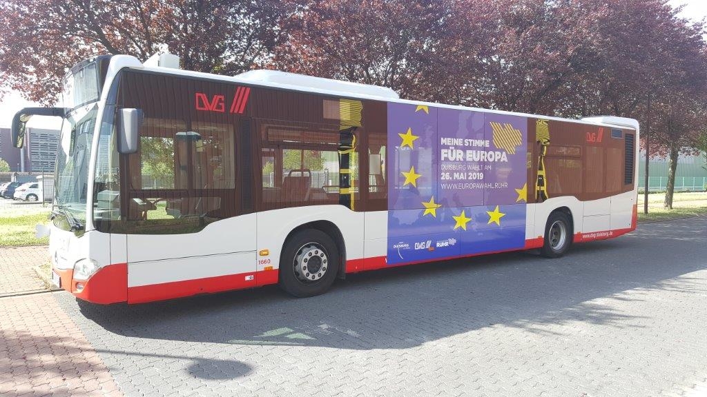 Bus der Duisburger Verkehrsgesellschaft AG (DVG) wirbt für die Kampagne "Meine Stimme für Europa" zur Europawahl 2019 des Regionalverbandes Ruhr (RVR).