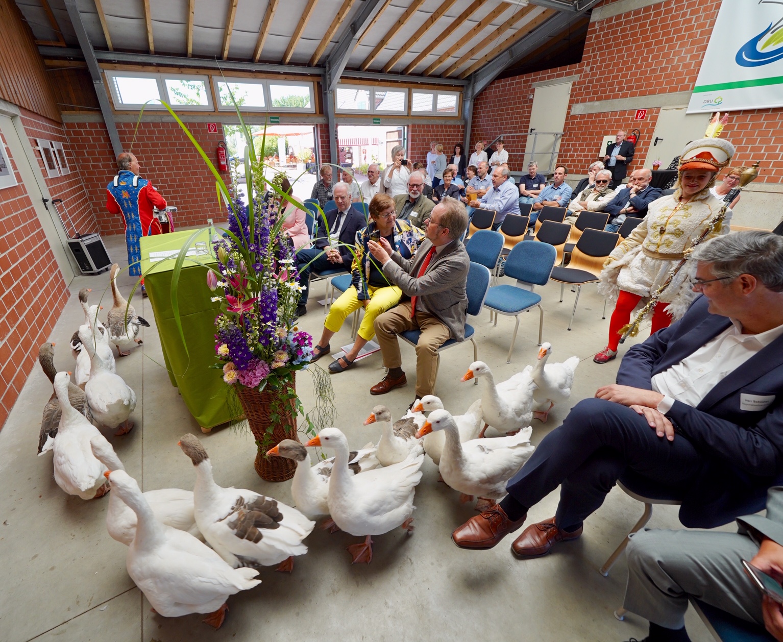Das RVR-NaturForum Bislicher Insel feierte am 4. Juli 2019 sein 10-jähriges Bestehen mit zahlreichen geladenen Gästen und einem "Gänsemarsch" während der Festveranstaltung.