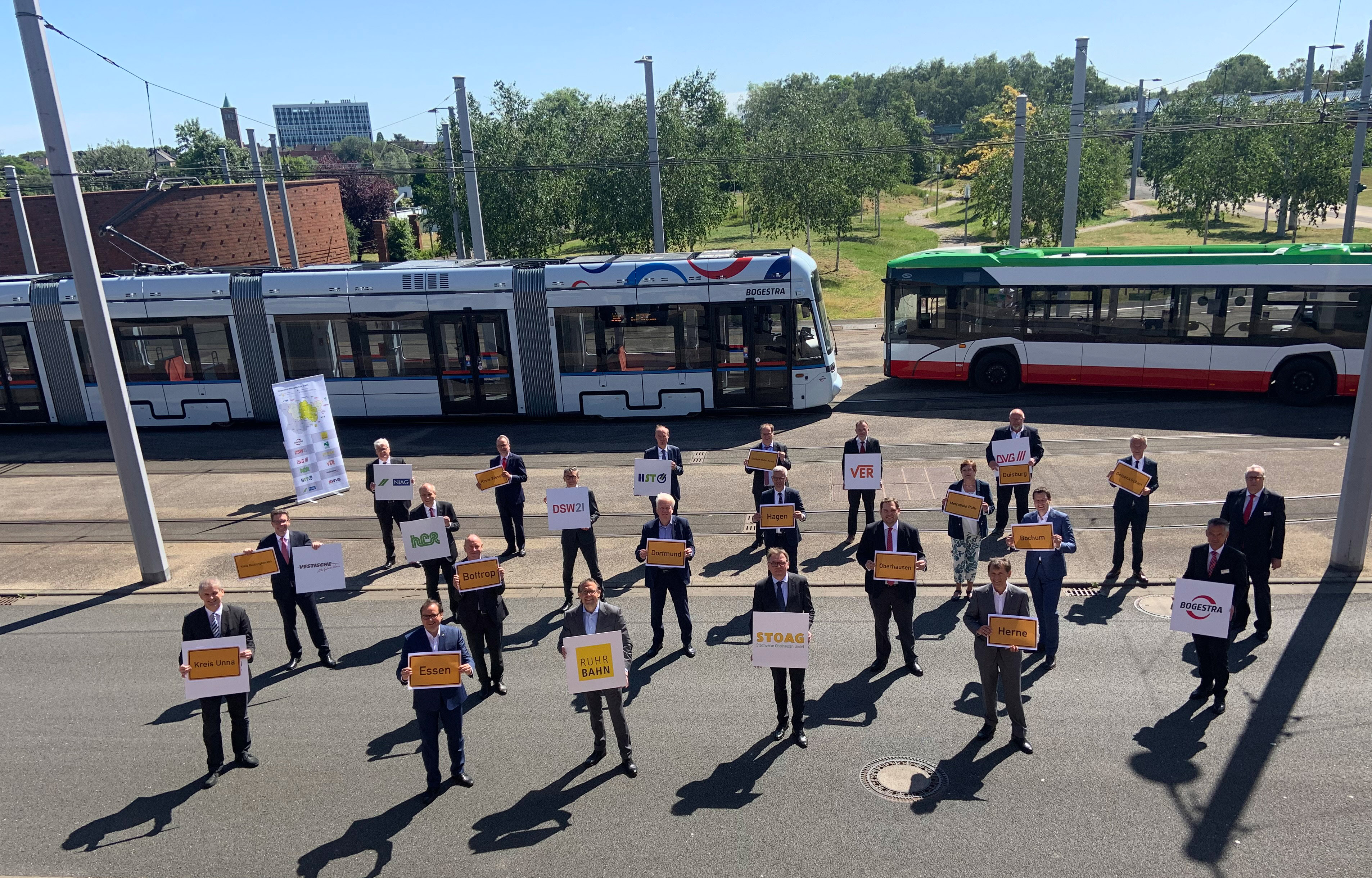 Der Kommunalrat in Bochum bei der Präsentation des 11 Punkte Plans.