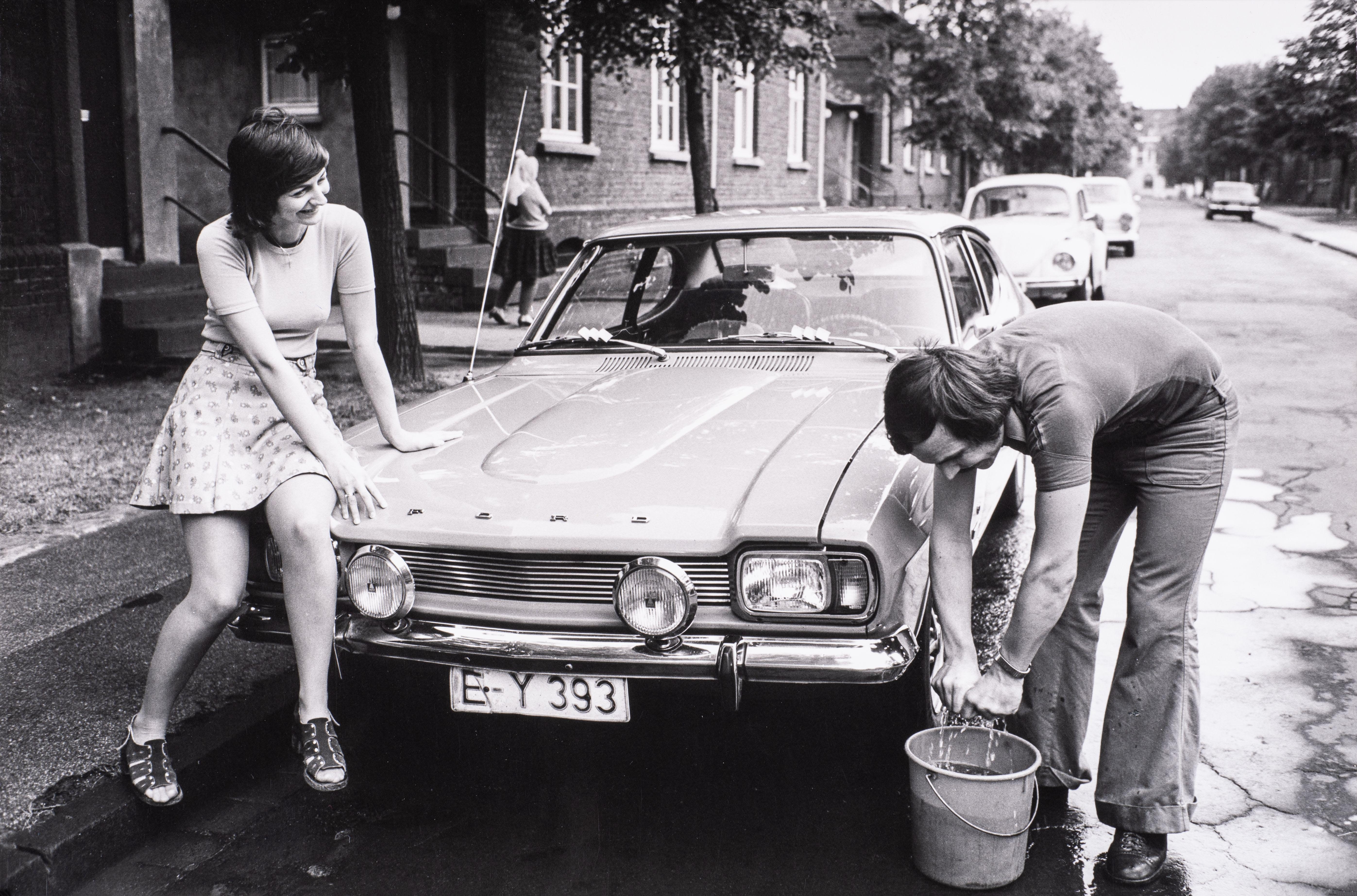 Autowäsche in Essen, um 1975.