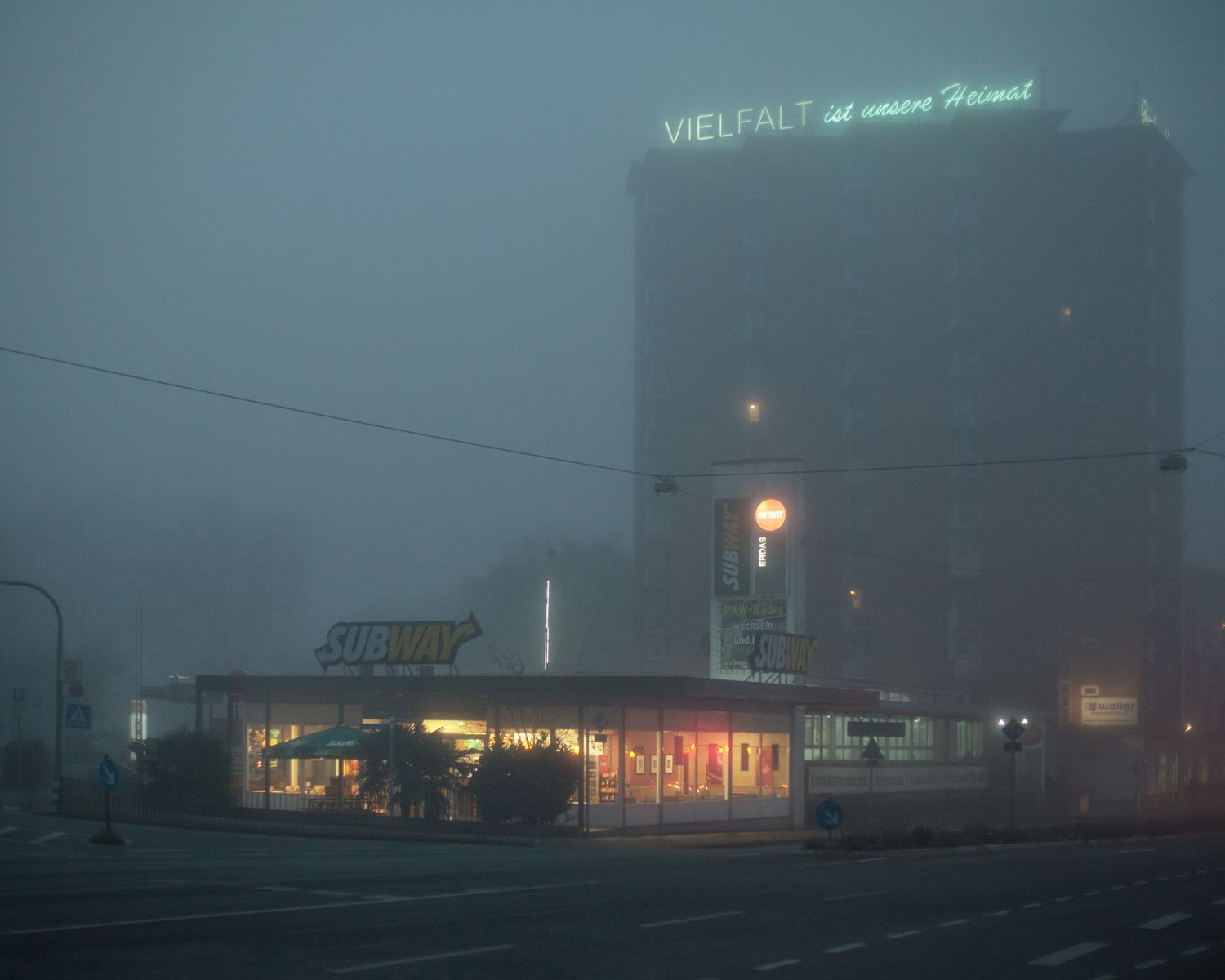Ruhrgebiet - Stadtszene im Nebel.