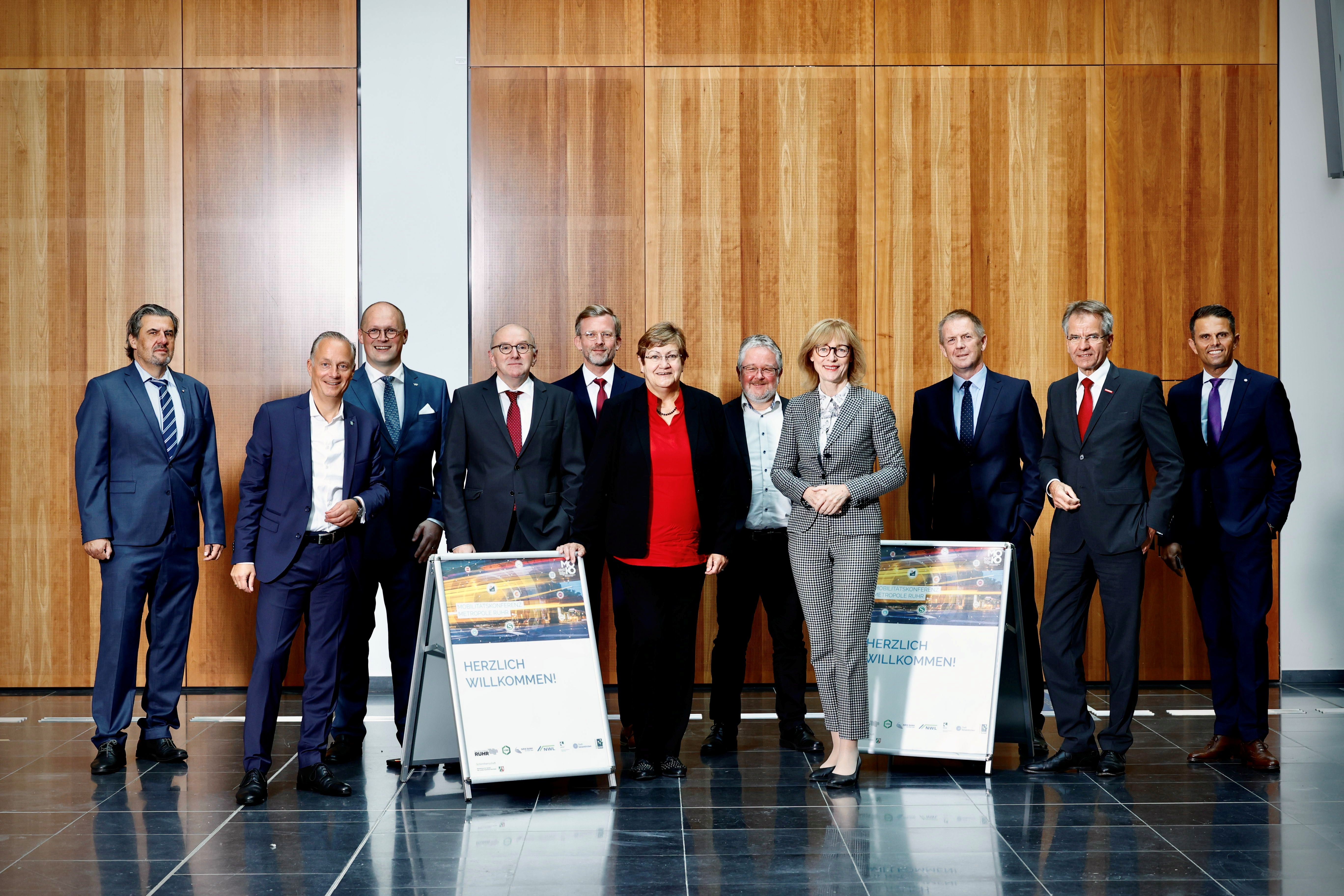 RVR-Regionaldirektorin mit den Kooperationspartnern bei der Mobilitätskonferenz Metropole Ruhr 2021 am 30. September 2021 im Hans-Sachs-Haus in Gelsenkirchen.