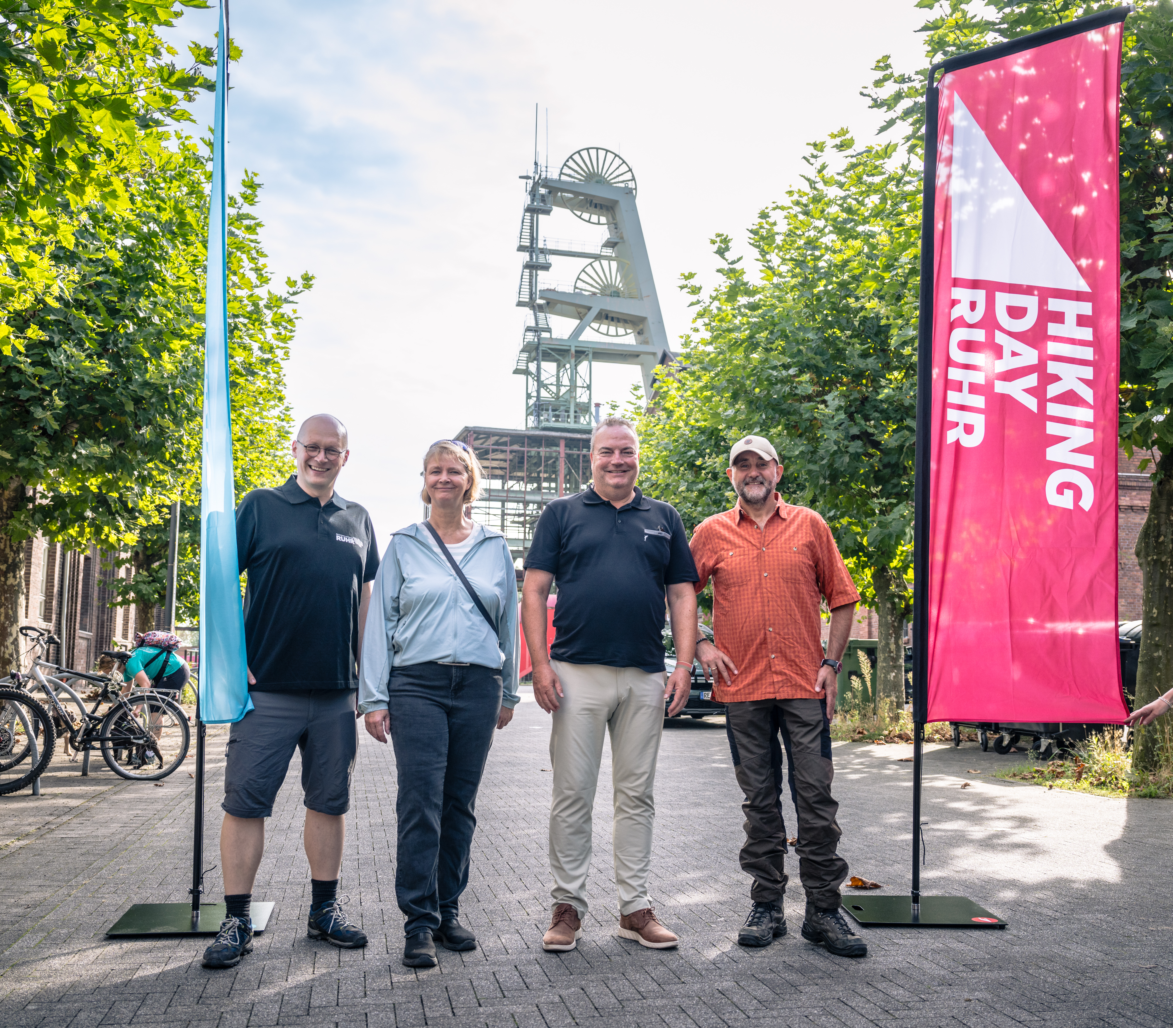 Gruppenfoto der Personen, die den Hiking Day Ruhr eröffnet haben
