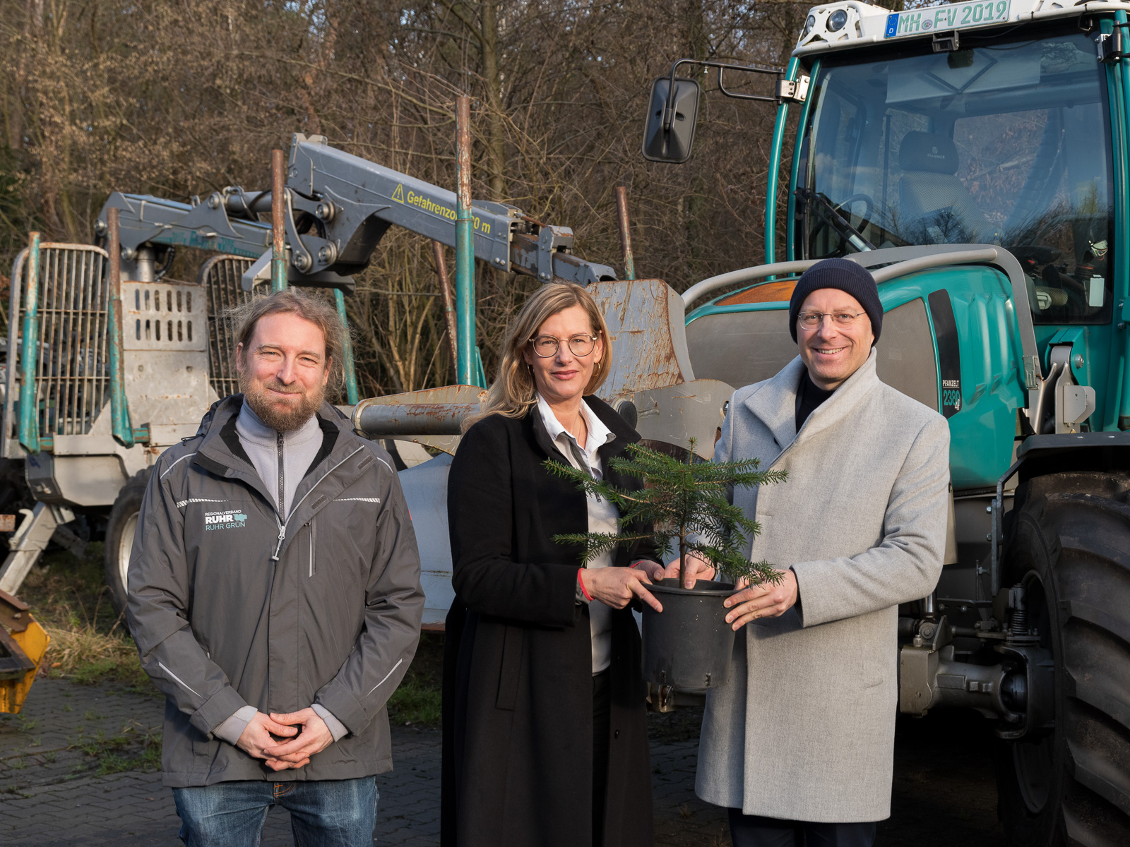 Gruppenfoto: Übergabe Forstbetrieb an RVR Ruhr Grün