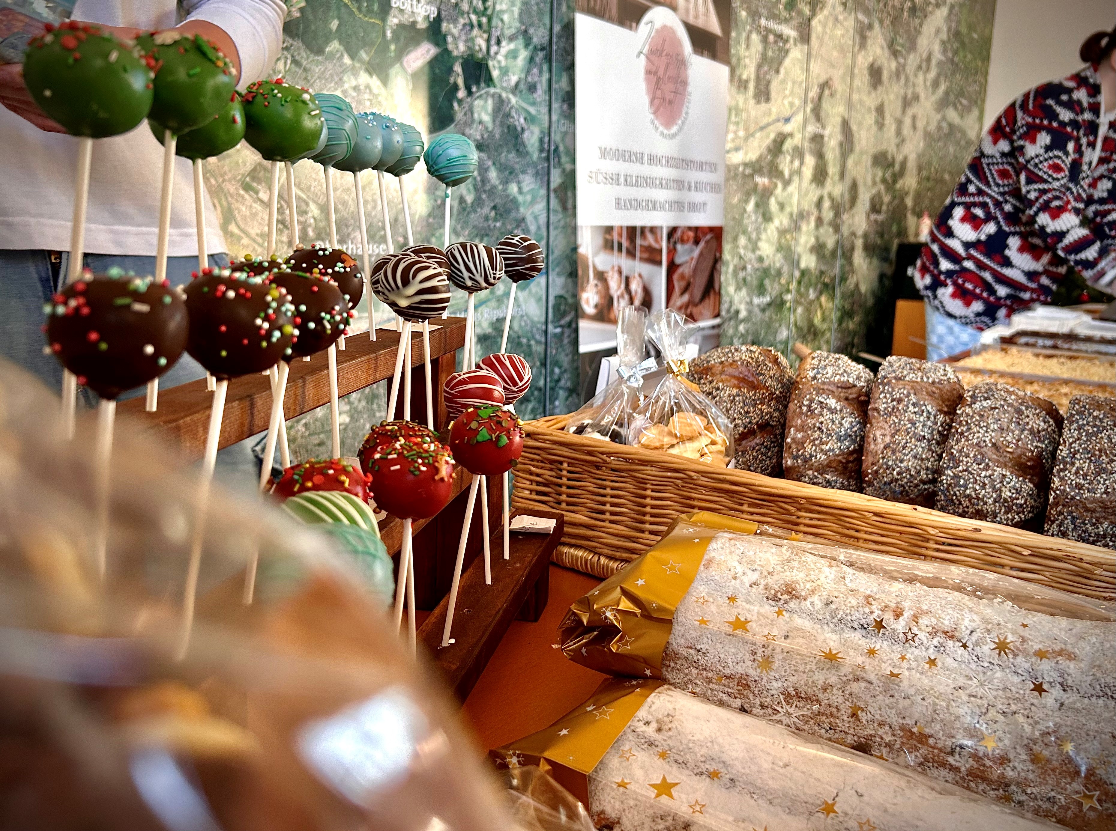 Adventsmarkt Haus Ripshorst, Oberhausen. Süßes und Gebäck.