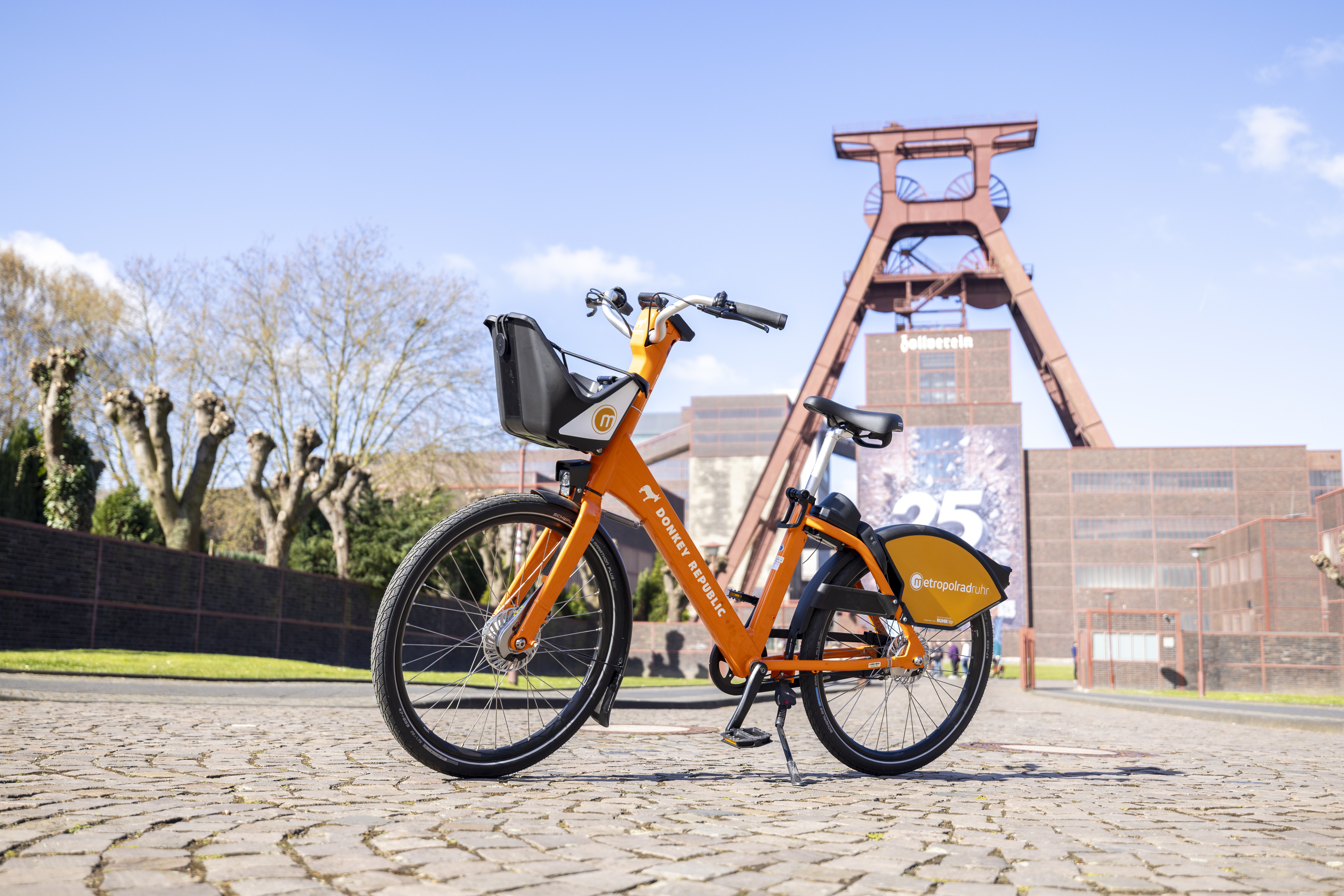 Neues metropolradruhr Das neue metropolraderuhr ist seit heute am Start. Im Laufe des Jahres sollen bis zu 5.700 Räder zur Ausleihe bereit stehen.