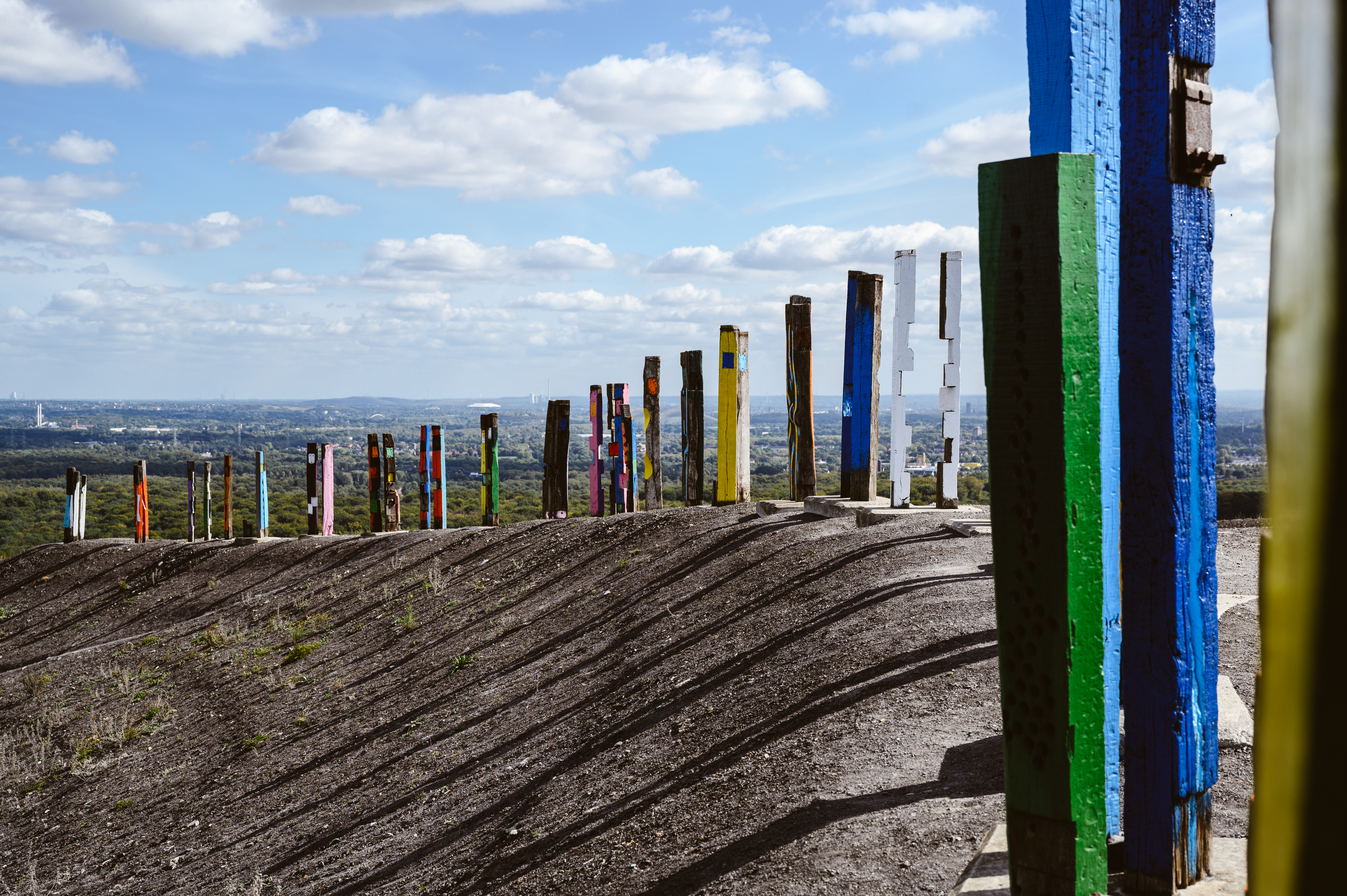 "Totems" auf der Halde Haniel in Bottrop.