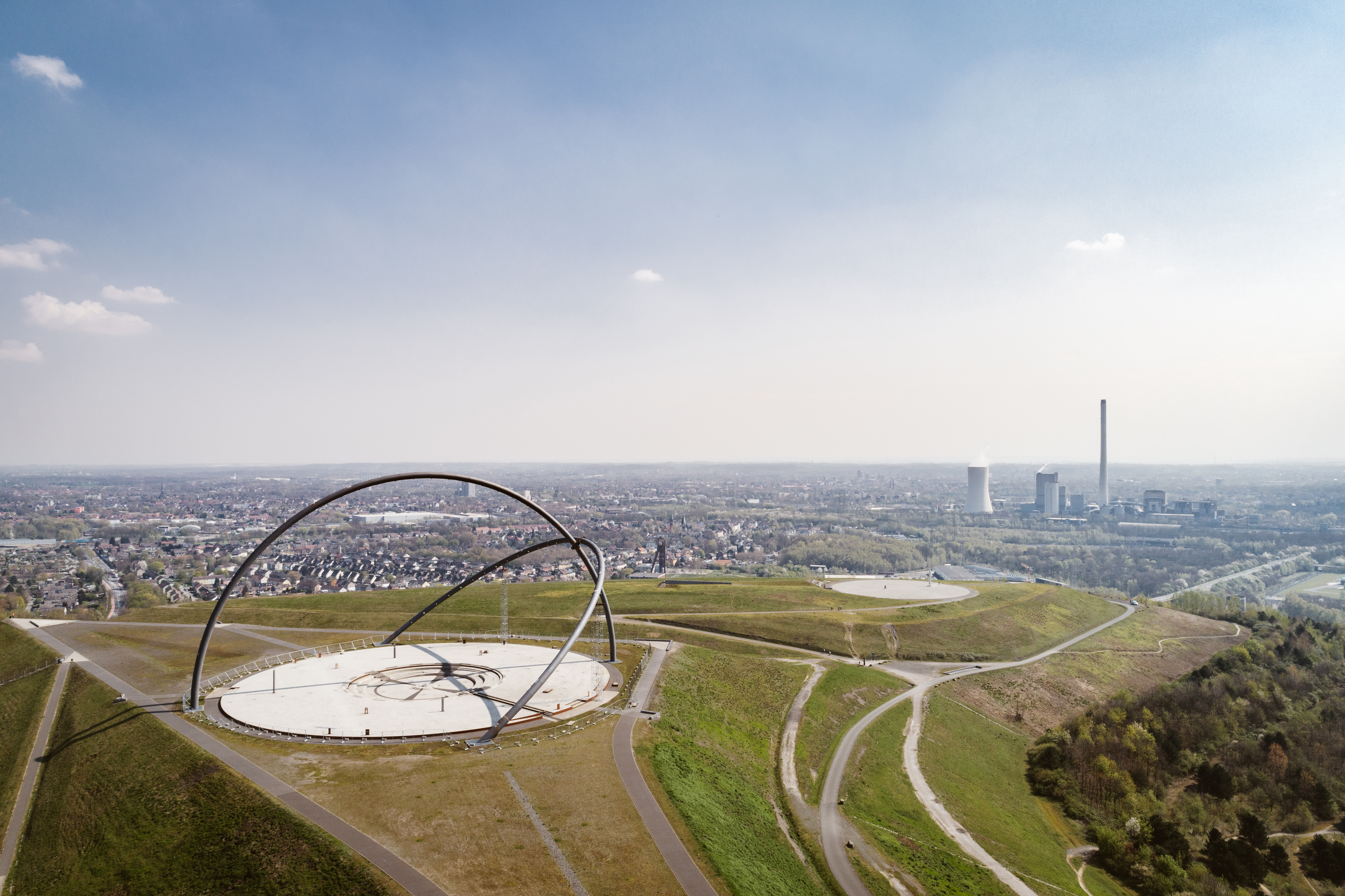 Luftbild von der Halde Hoheward in Herten mit dem Horizont-Observatorium.