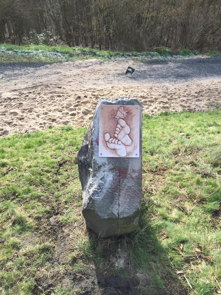 Bildtafel auf dem Barfußweg Kissinger Höhe
